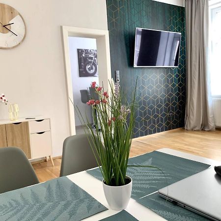 Premium Apartment Am Einsiedlerpark Vienna Exterior photo